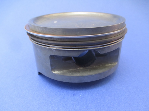 Set of pistons, 3.9 E engine